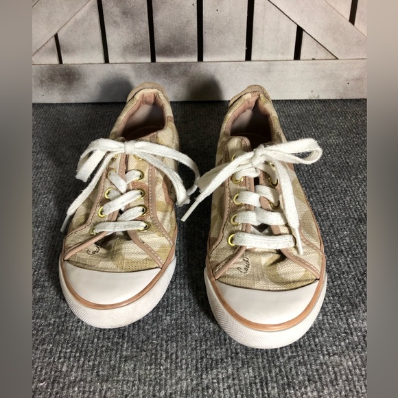 Coach Barrett Sneakers size 6B, gently used a few times - Picture 2 of 7